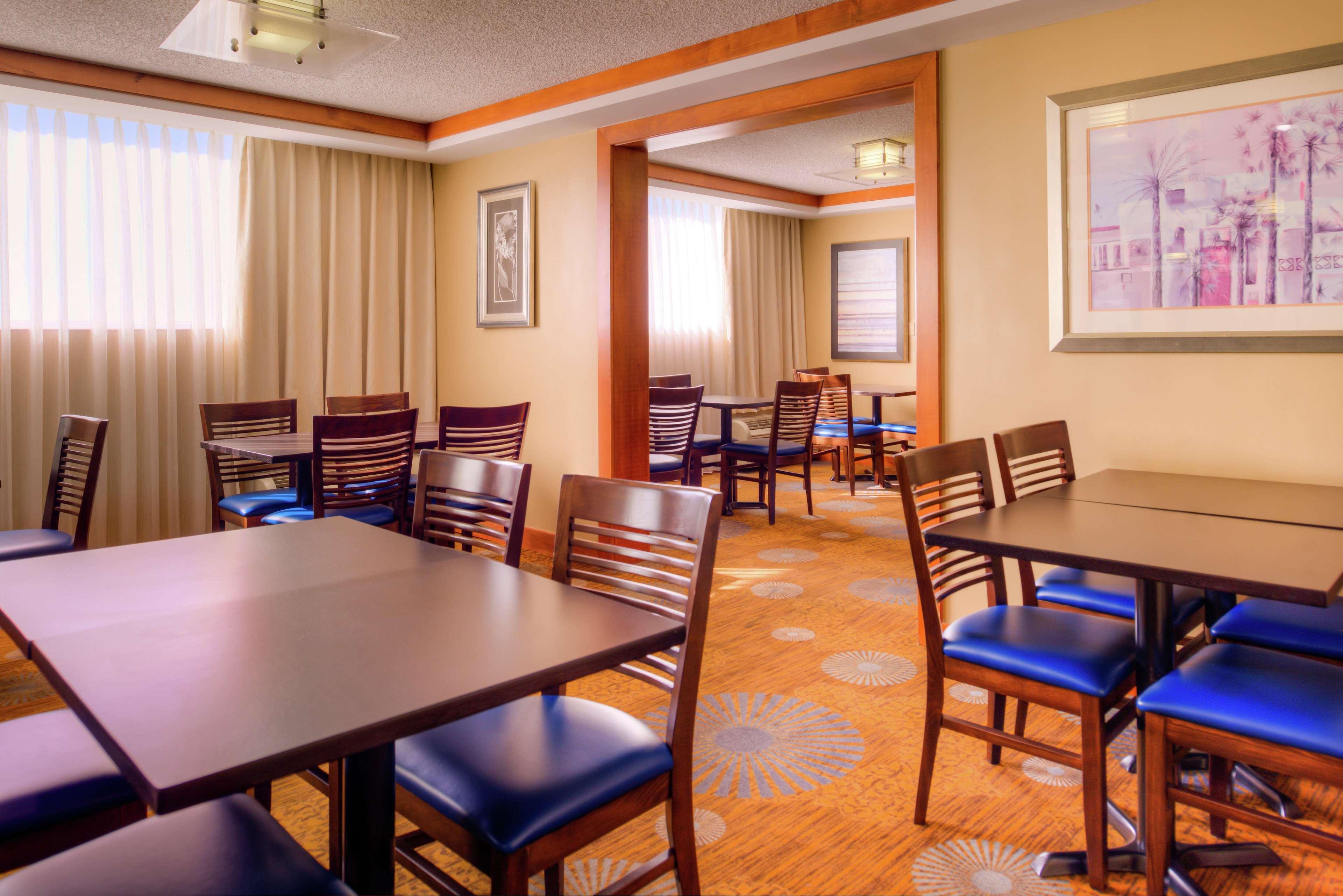 Doubletree By Hilton Hotel Tampa Airport-Westshore Экстерьер фото