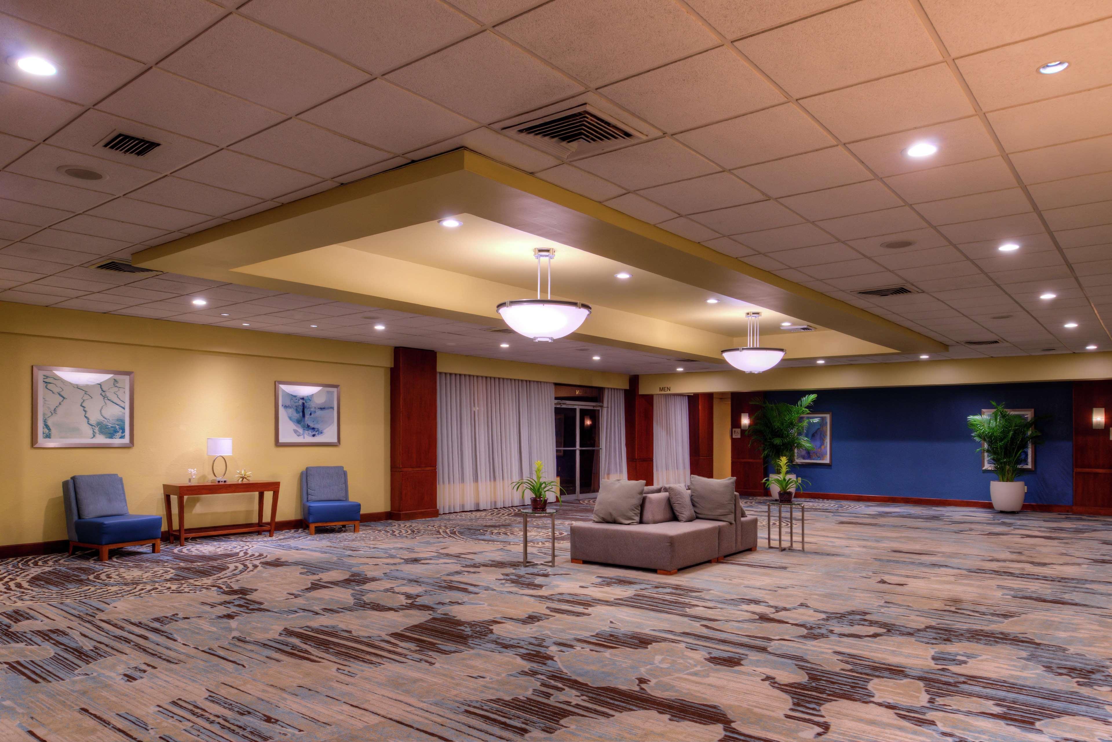 Doubletree By Hilton Hotel Tampa Airport-Westshore Экстерьер фото