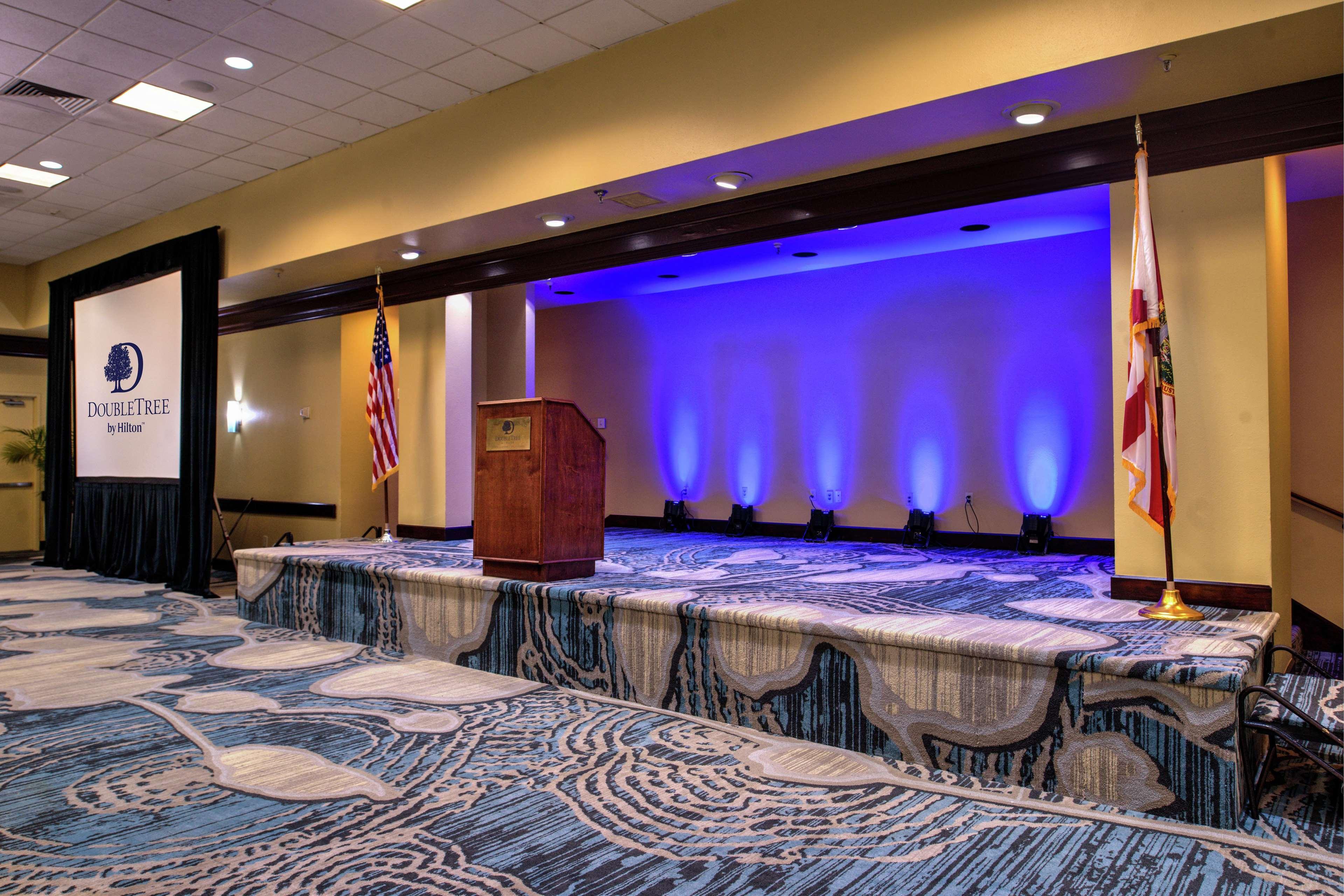Doubletree By Hilton Hotel Tampa Airport-Westshore Экстерьер фото